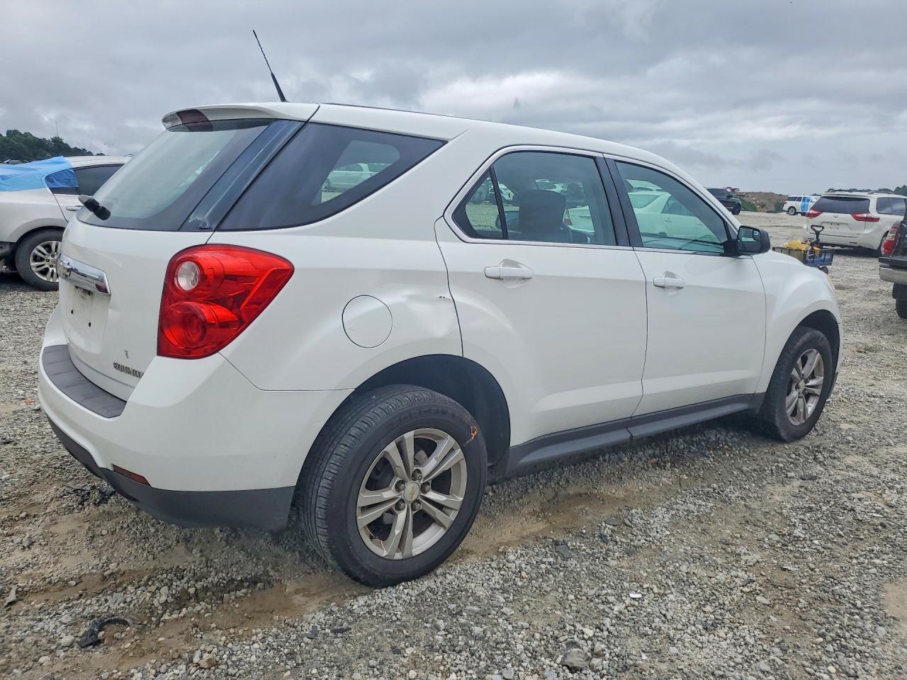 2012 Chevrolet Equinox Ls - Image 3