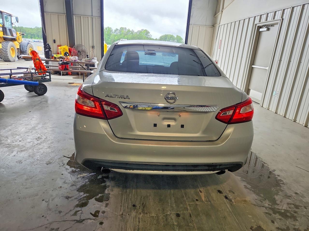 2017 Nissan Altima 2.5 S - Image 6