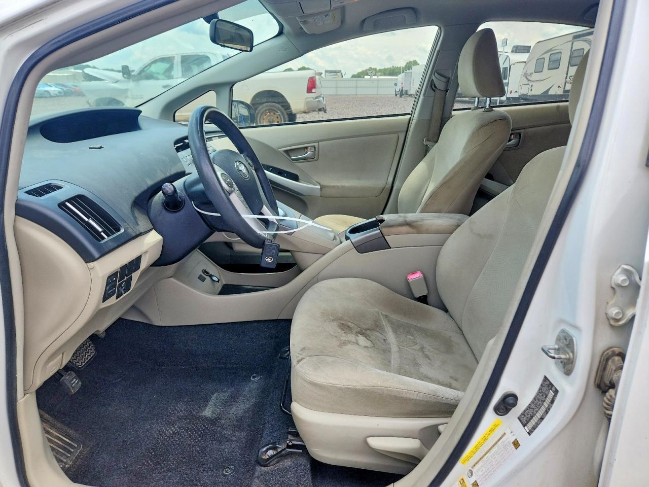 2013 Toyota Prius Two - Фото 7