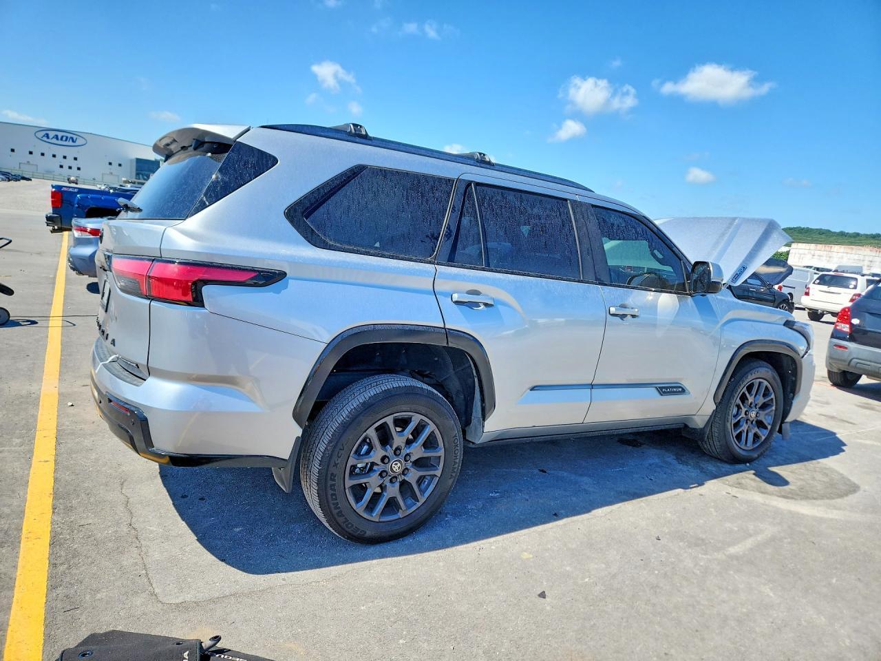 2025 Toyota Sequoia Platinum - Фото 3