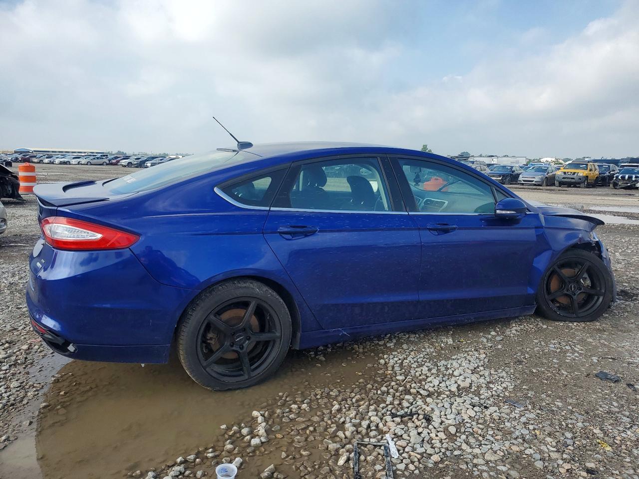 2015 Ford Fusion Se - Фото 3
