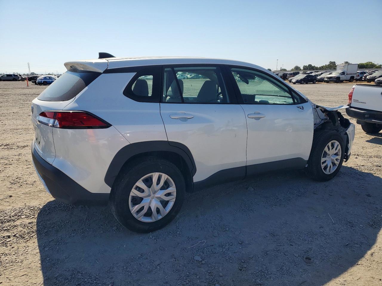 2024 Toyota Corolla Cross L - Фото 3