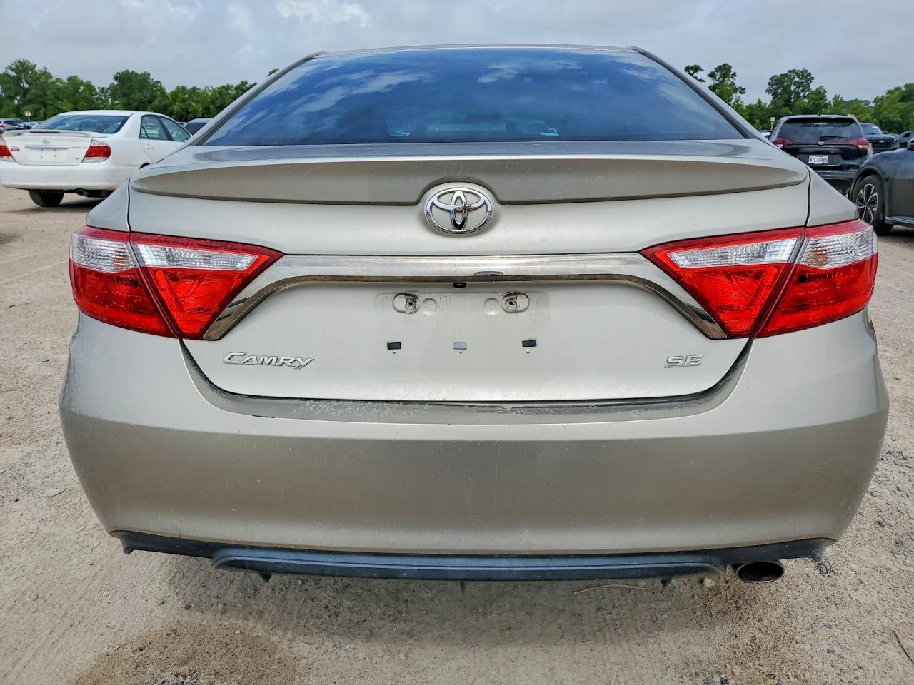 2017 Toyota Camry Se - Image 6