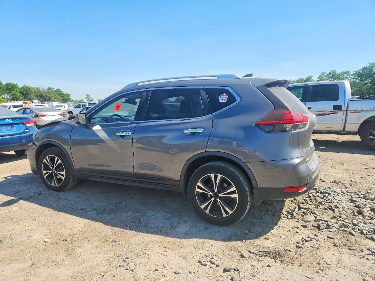 2019 Nissan Rogue Sv - Image 2
