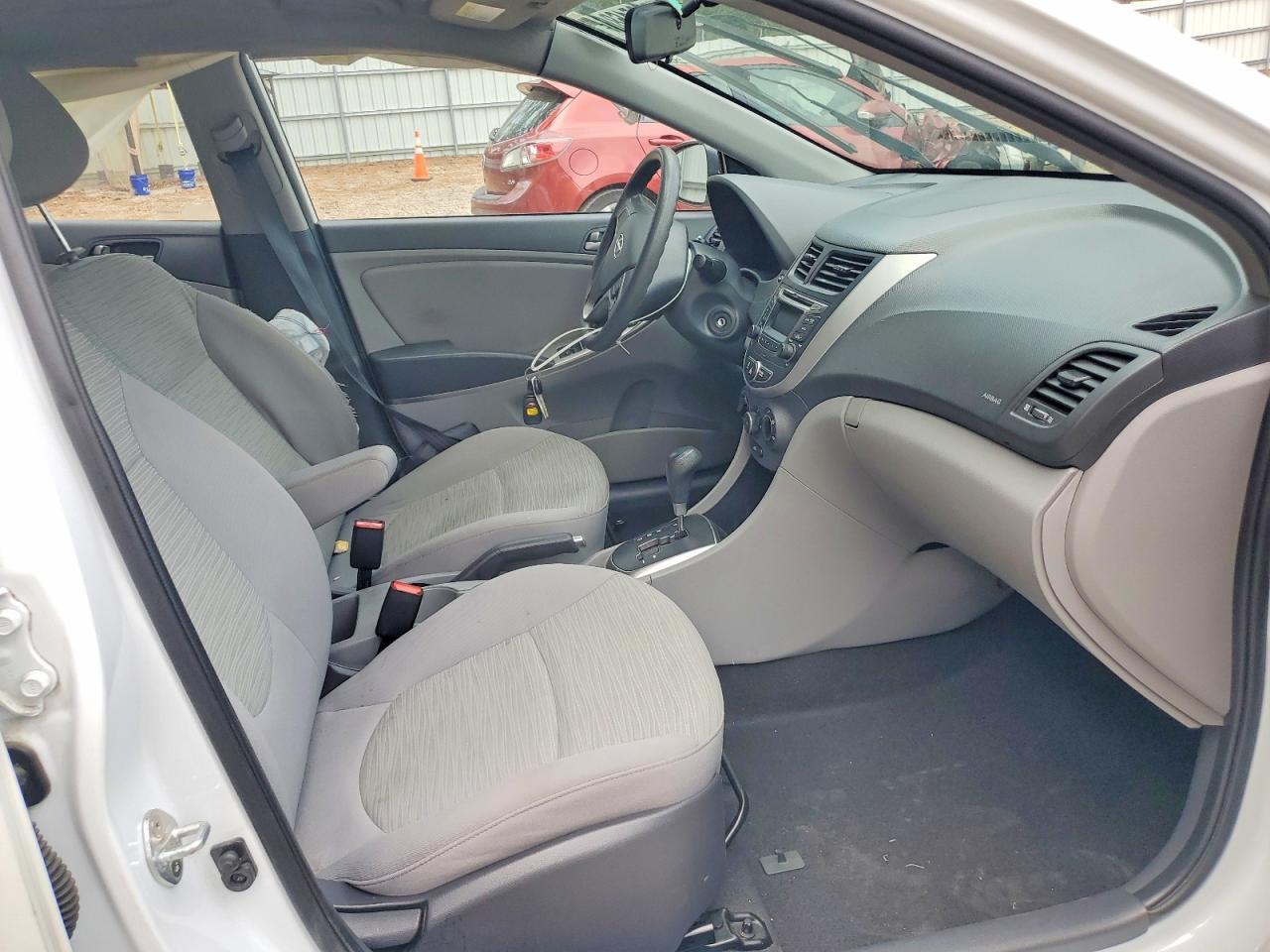 2017 Hyundai Accent Se - Фото 7