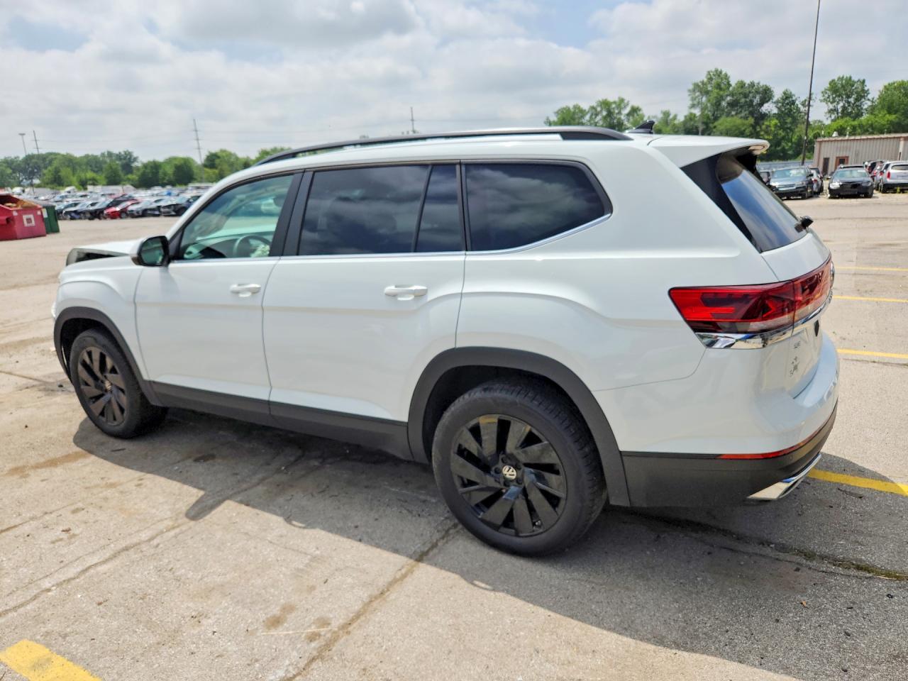 2024 Volkswagen Atlas Se - Image 2