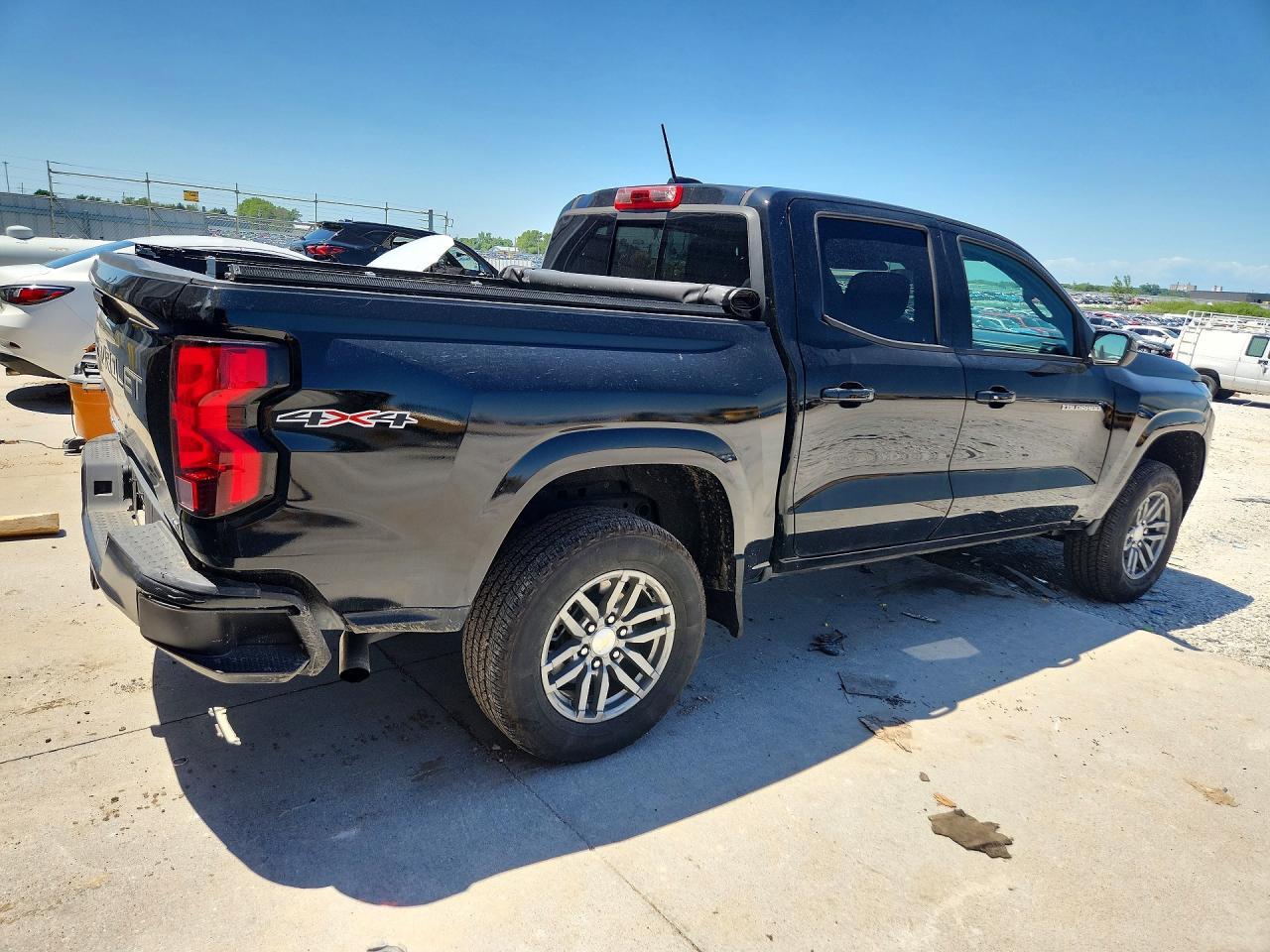 2024 Chevrolet Colorado Lt - Image 3