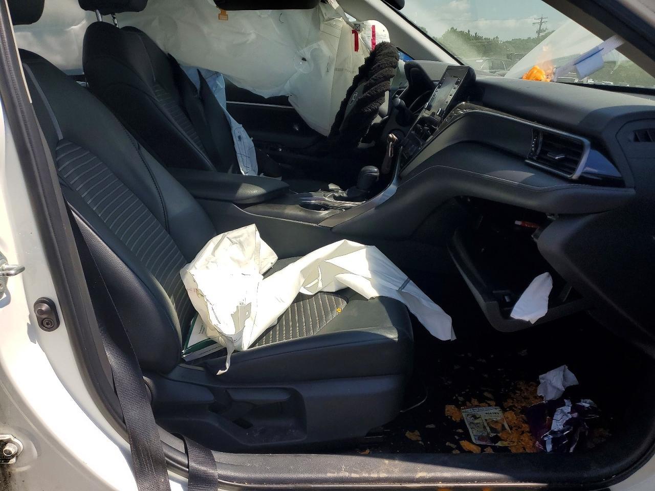 2021 Toyota Camry Se - Image 7
