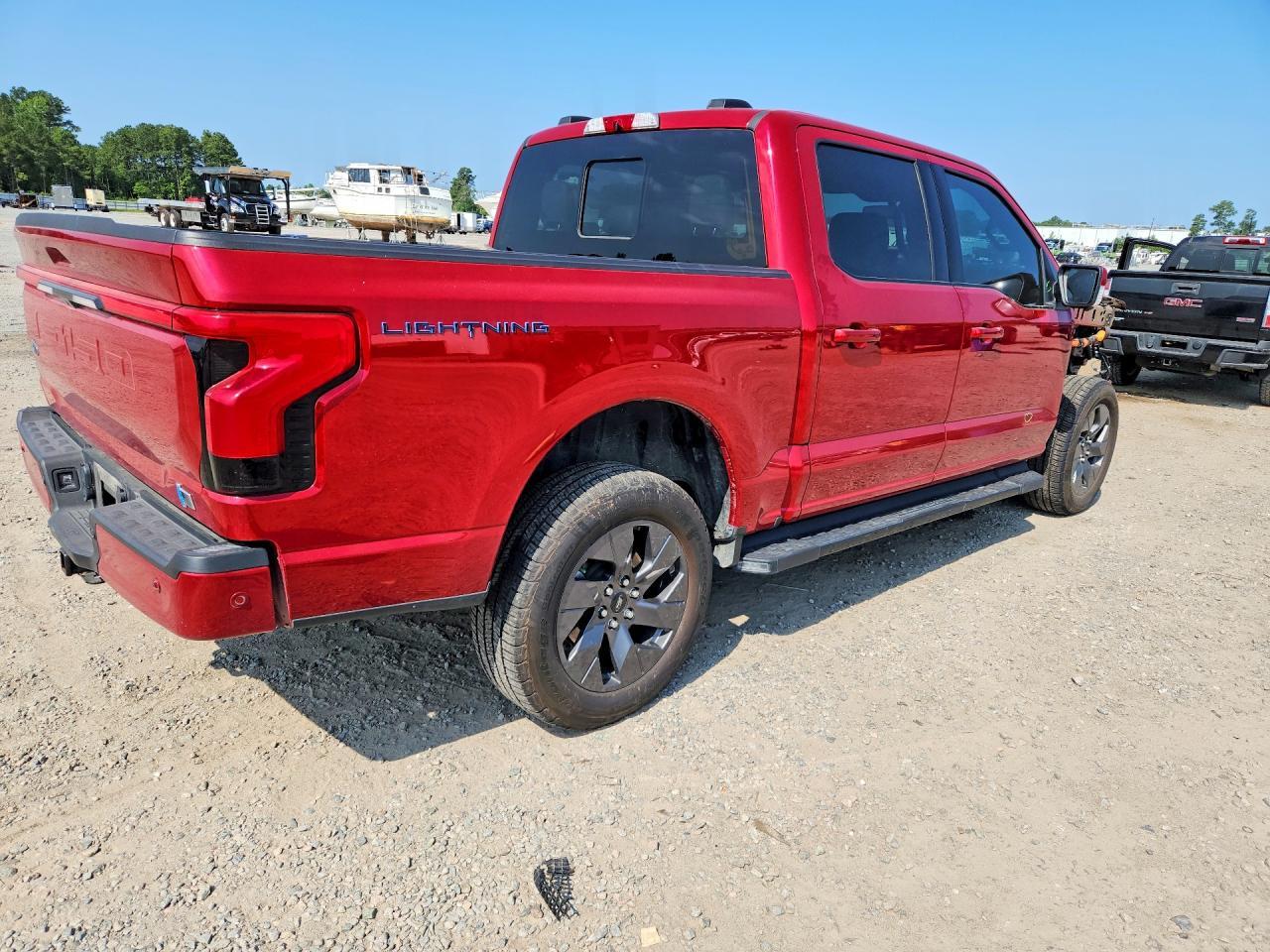 2022 Ford F150 Lightning Pro - Фото 3
