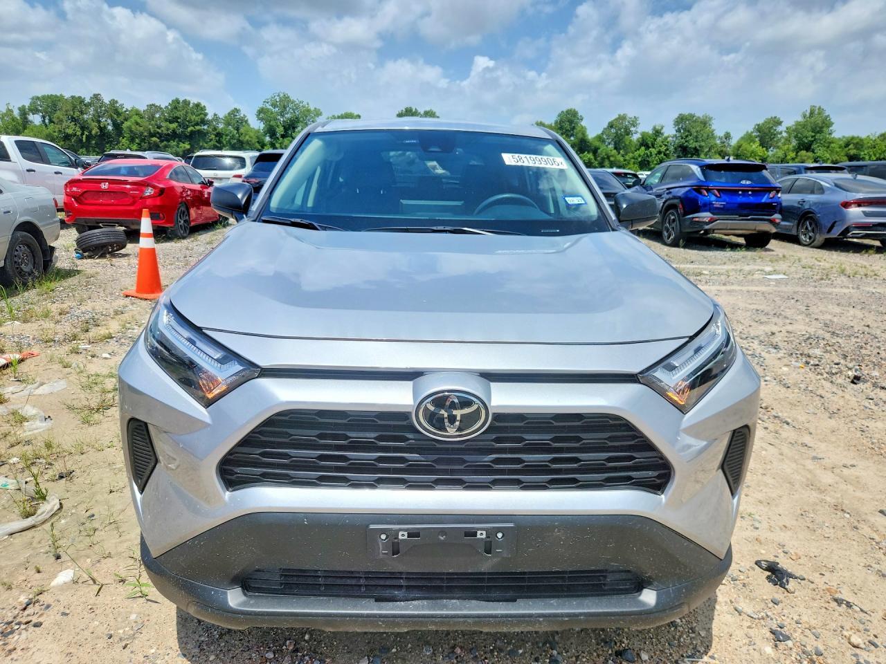 2025 Toyota Rav4 Le - Image 5