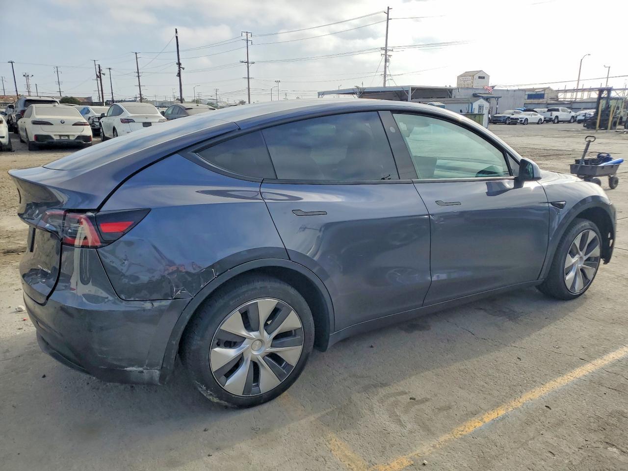 2023 Tesla Model Y - Image 3