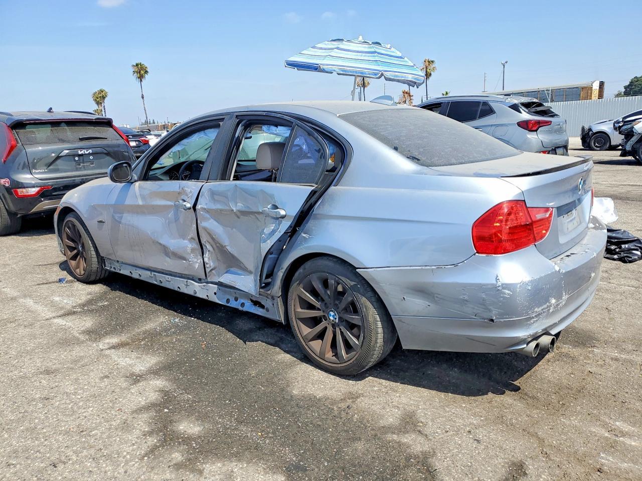 2011 BMW 328 I - Image 2
