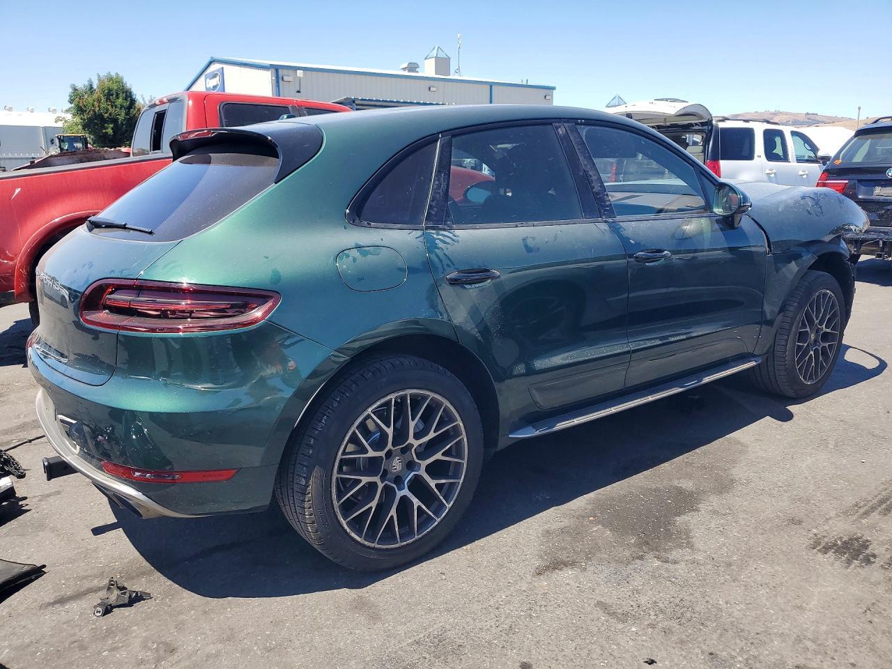 2017 Porsche Macan S - Image 3