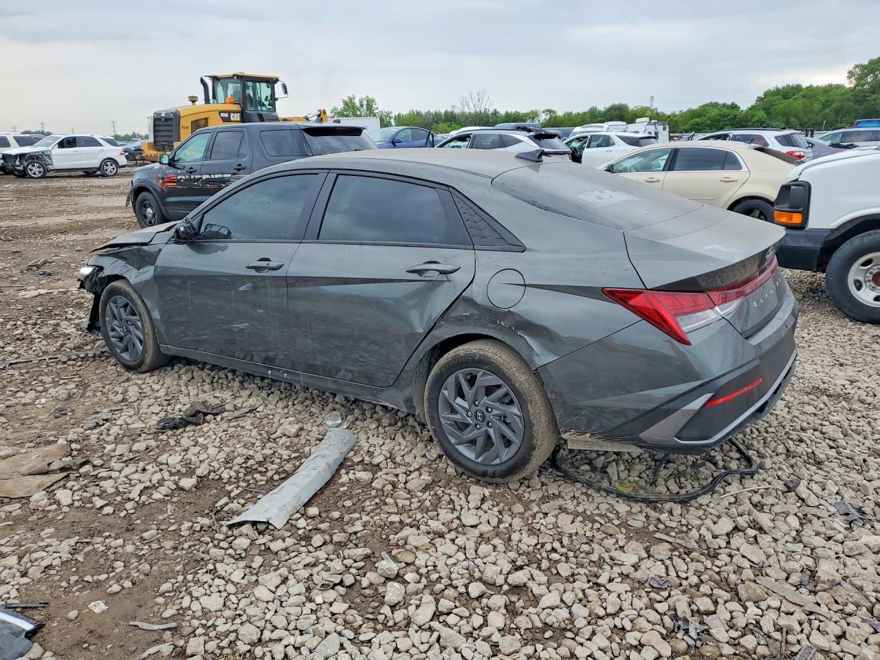 2024 Hyundai Elantra Blue - Image 2