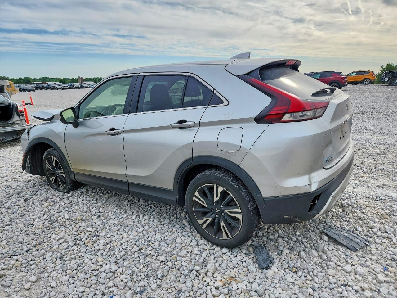 2024 Mitsubishi Eclipse Cross Se - Image 2
