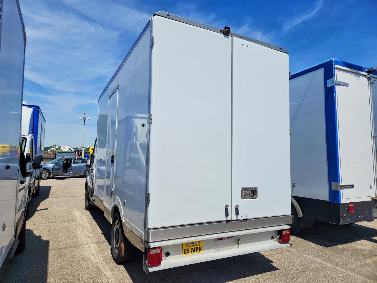 2020 Ford Transit Delivery Truck - Фото 2