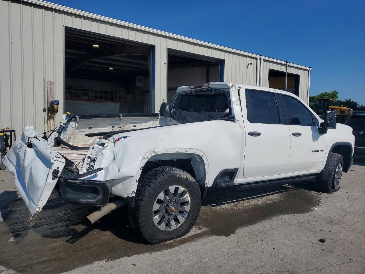 2022 Chevrolet Silverado K2500 Custom - Image 3