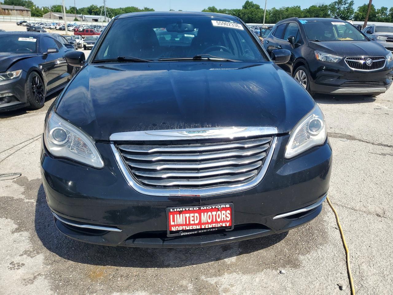 2013 Chrysler 200 Touring - Image 5
