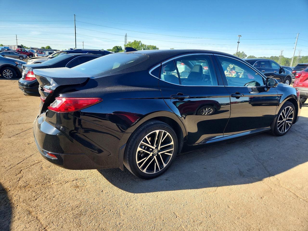 2025 Toyota Camry Xle - Фото 3