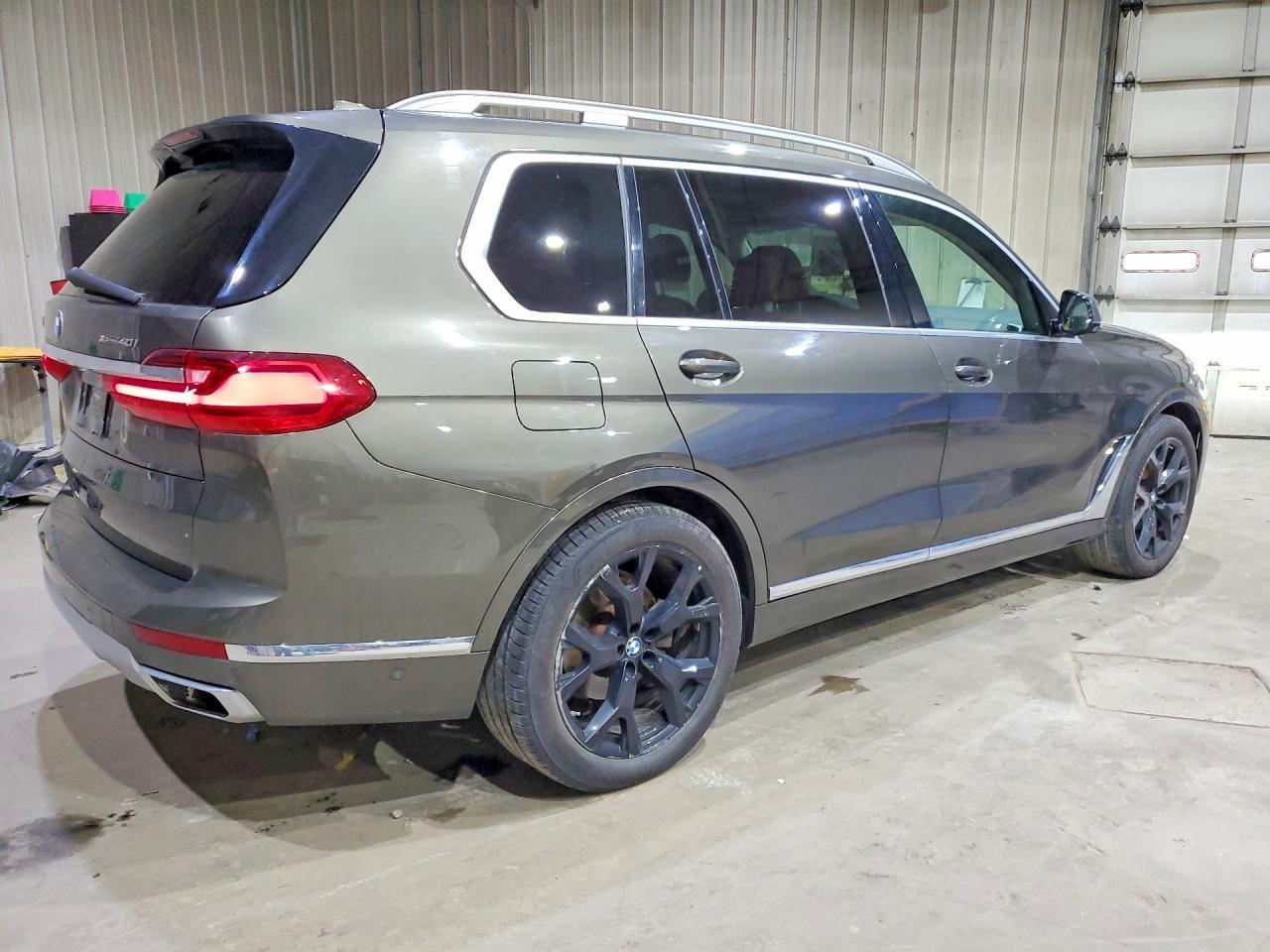 2020 BMW X7 xDrive40I - Фото 3