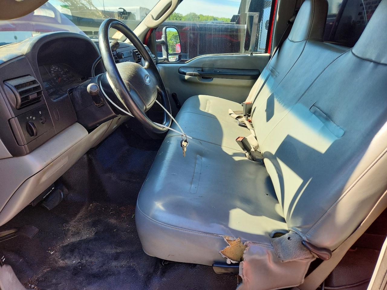 2006 Ford F350 Super Duty Dump Truck - Фото 7