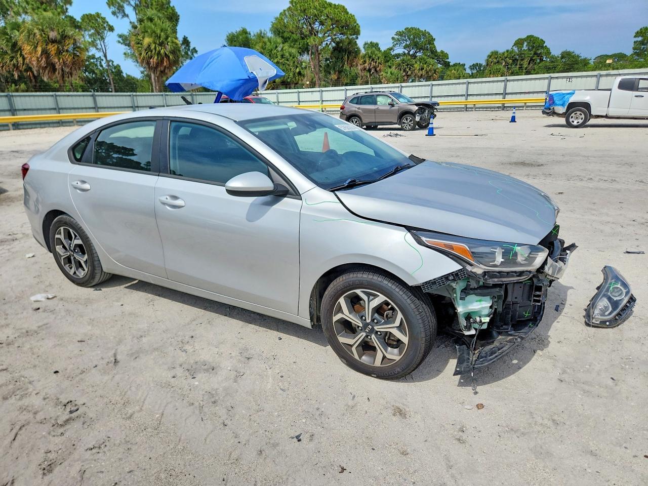 2021 Kia Forte Lxs - Image 4