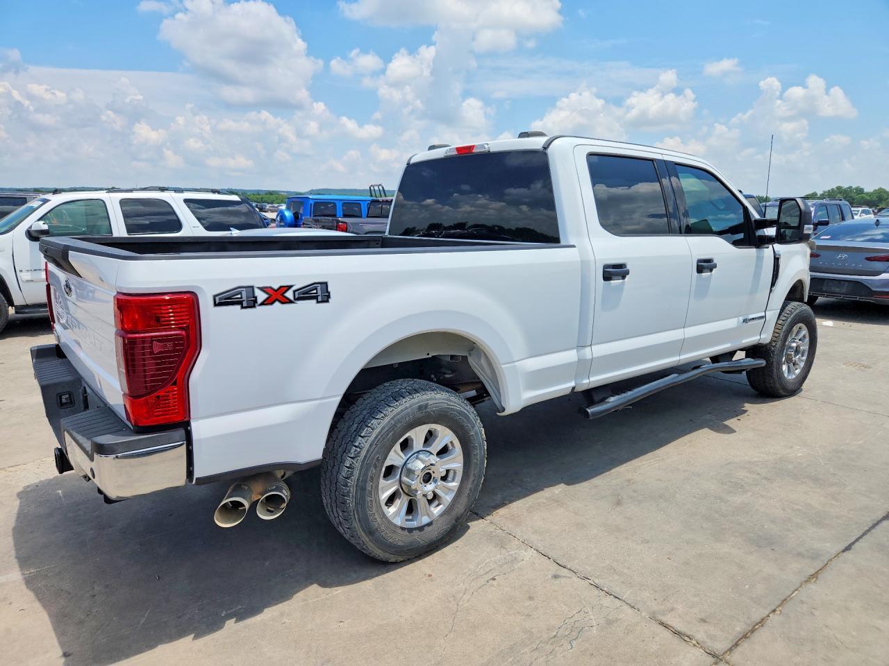 2022 Ford F250 Super Duty - Фото 3