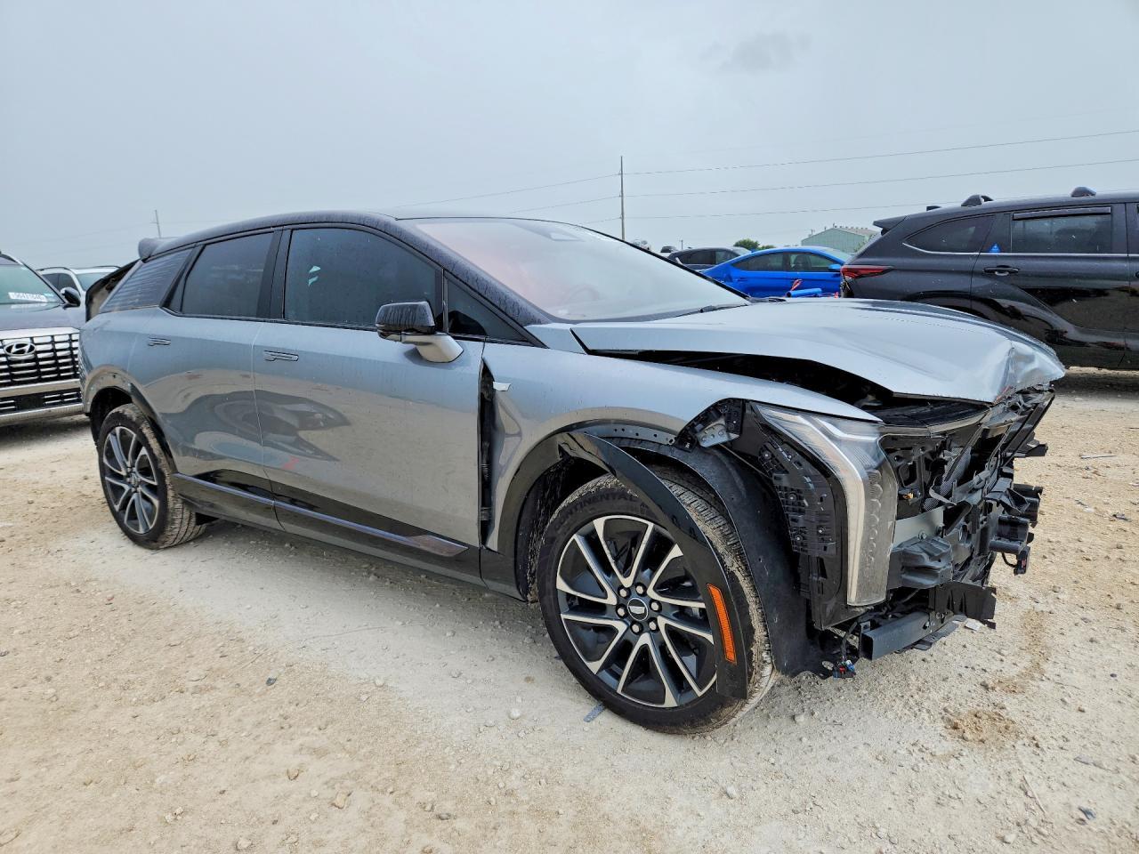 2025 Cadillac Optiq Sport - Фото 4