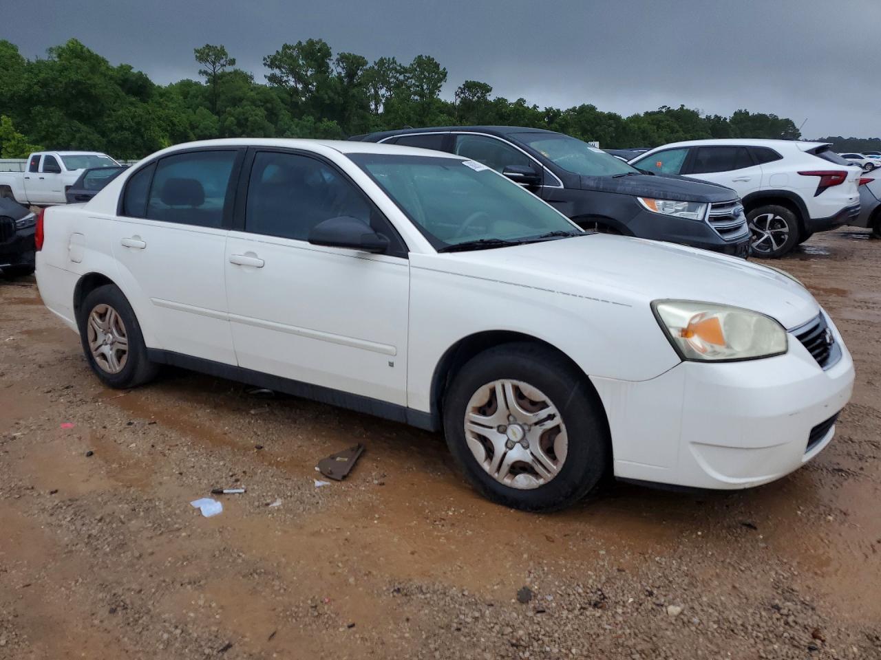 2008 Chevrolet Malibu Ls - Image 4