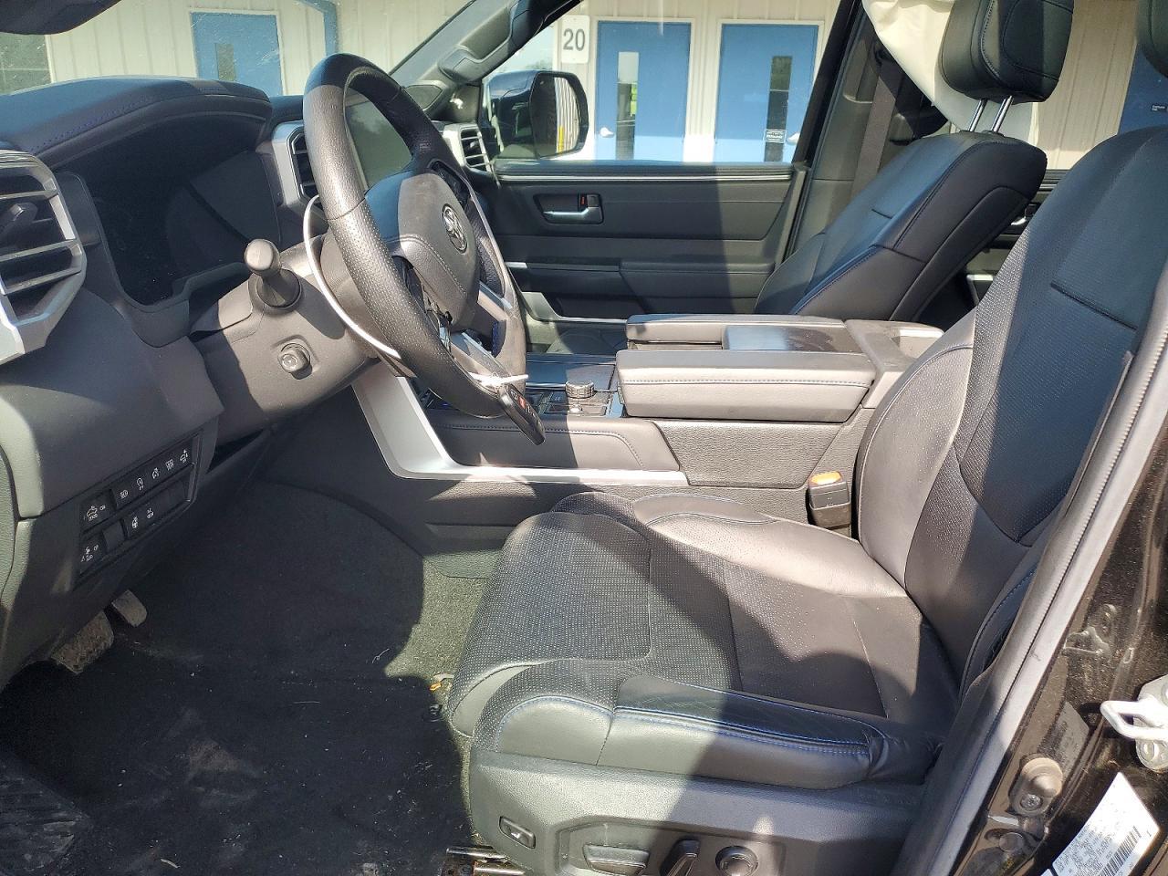 2023 Toyota Tundra Platinum - Image 7