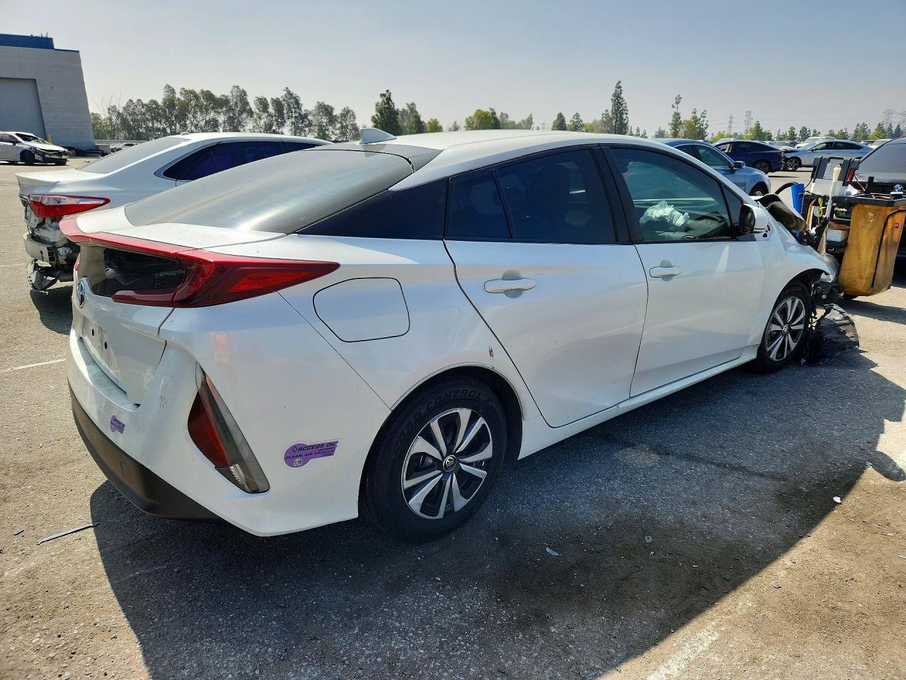 2018 Toyota Prius Prime Premium - Image 3