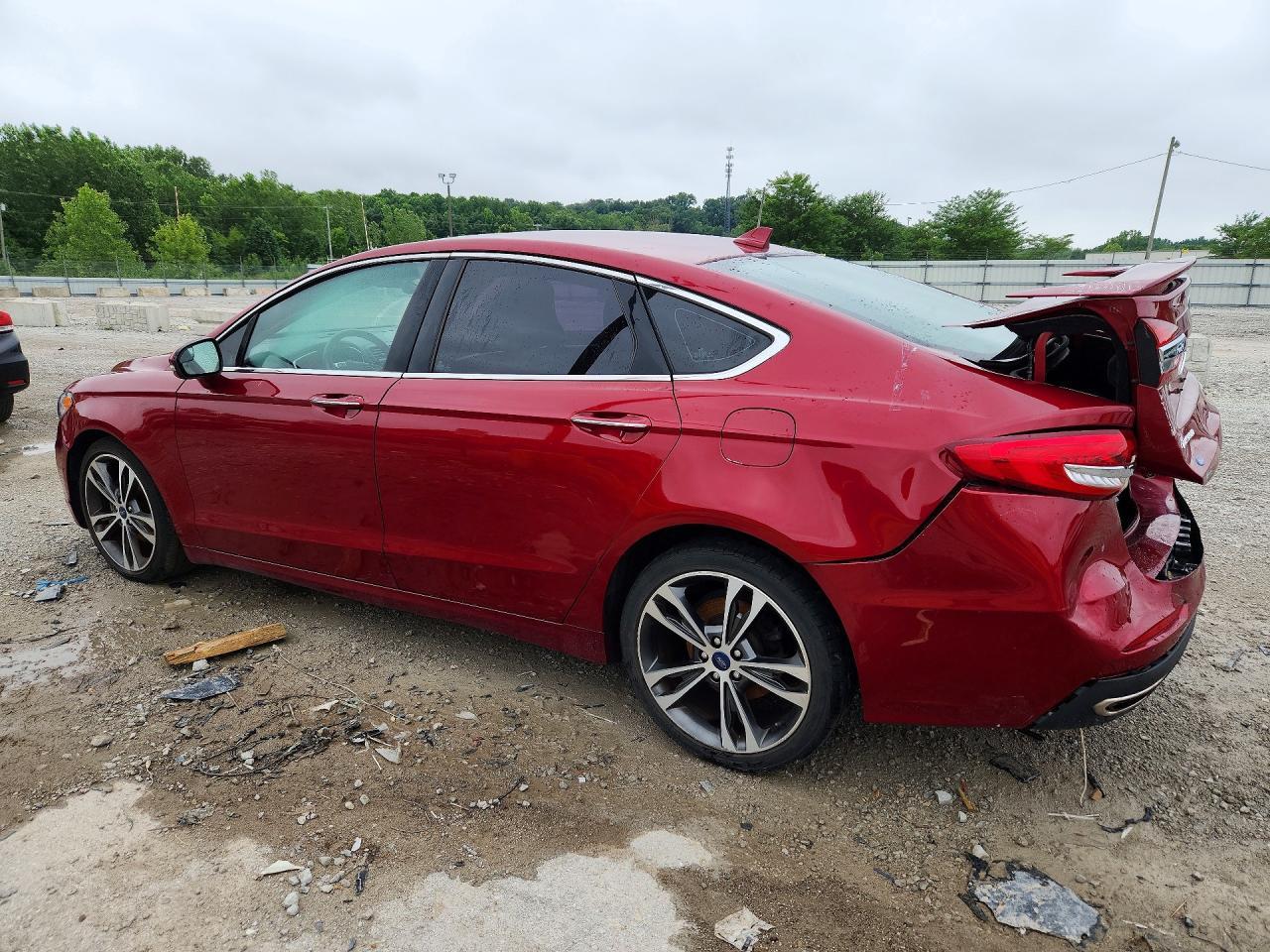 2019 Ford Fusion Titanium - Фото 2