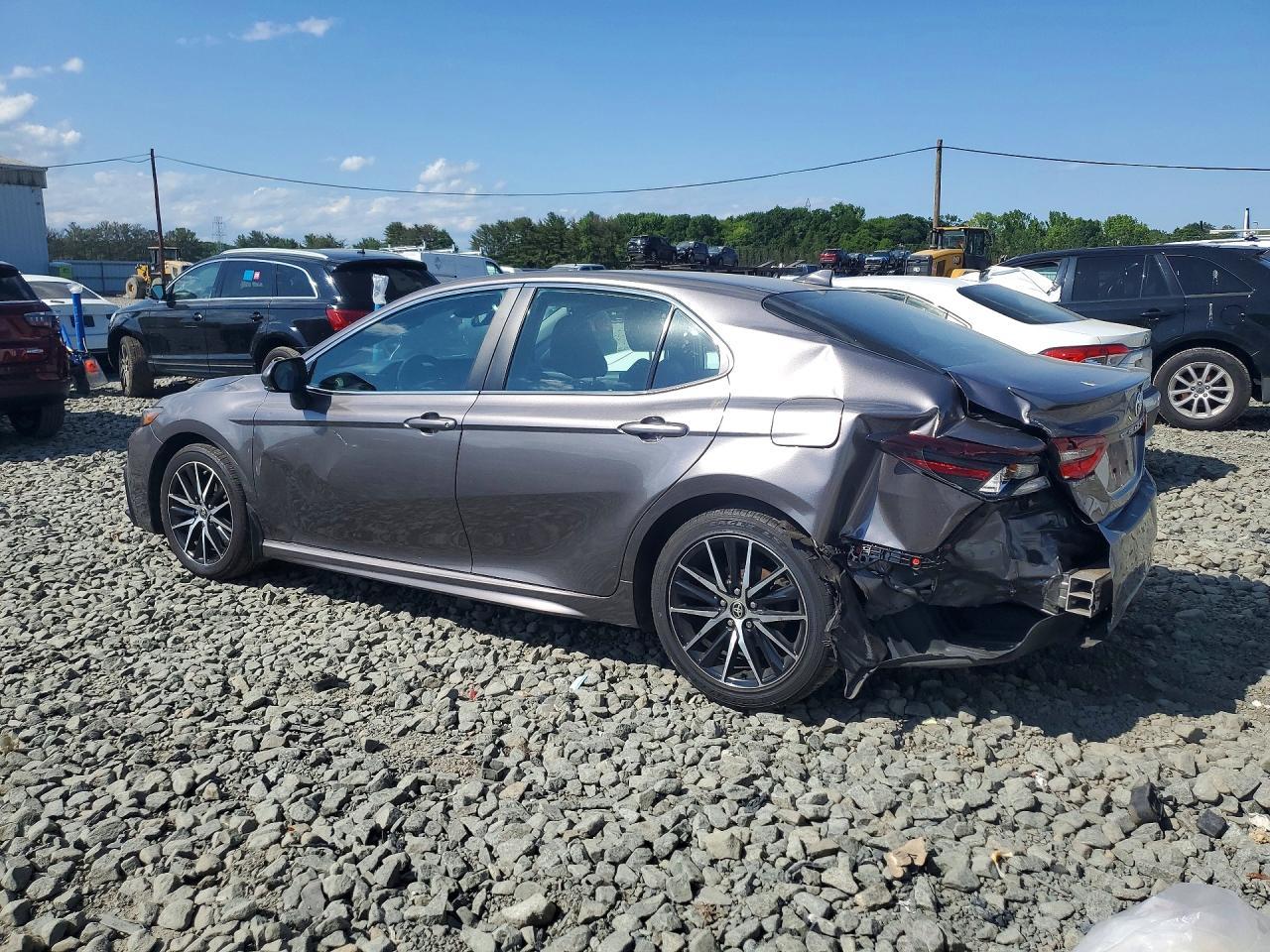 2024 Toyota Camry Se - Image 2