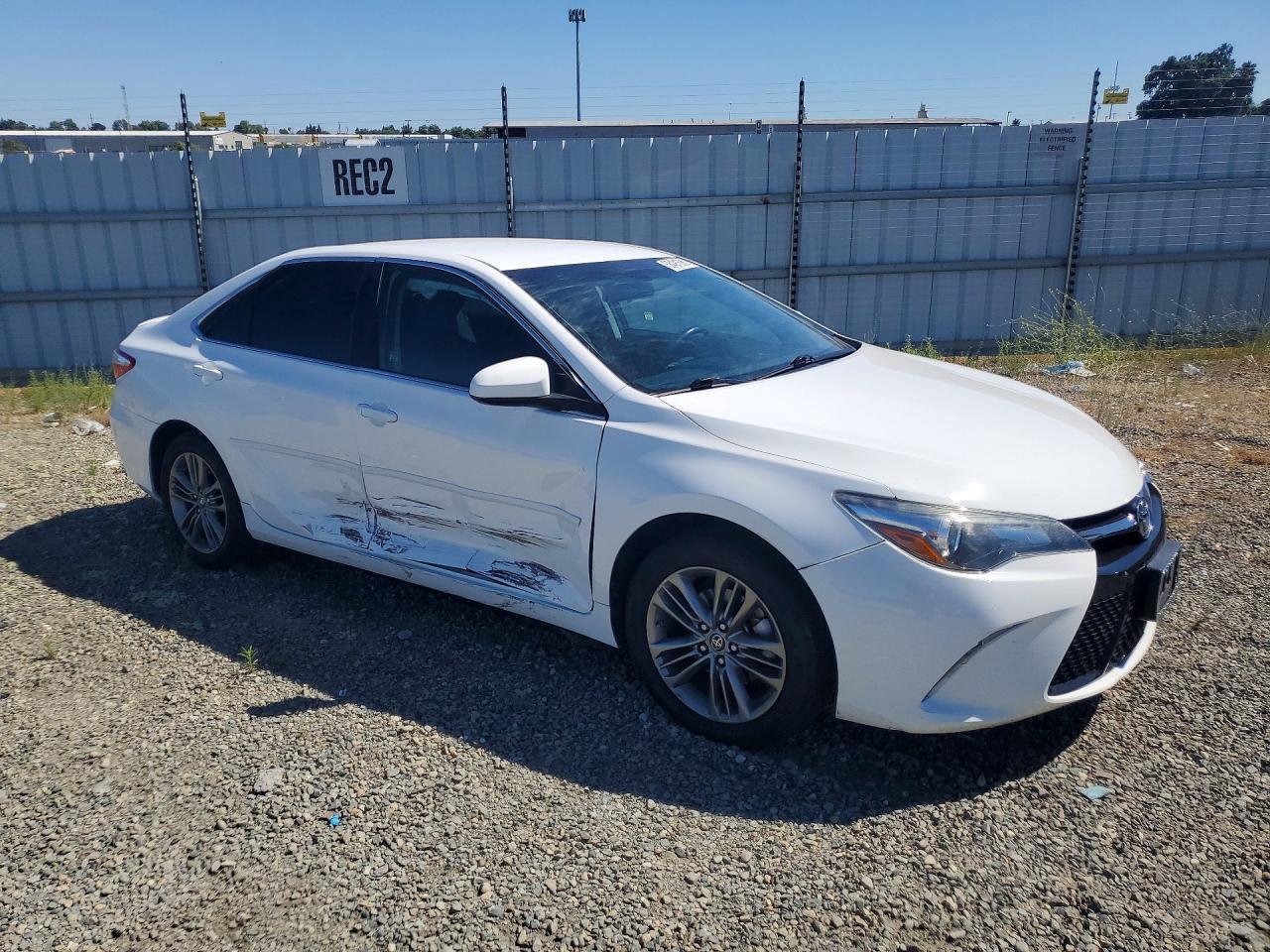 2017 Toyota Camry Se - Image 4