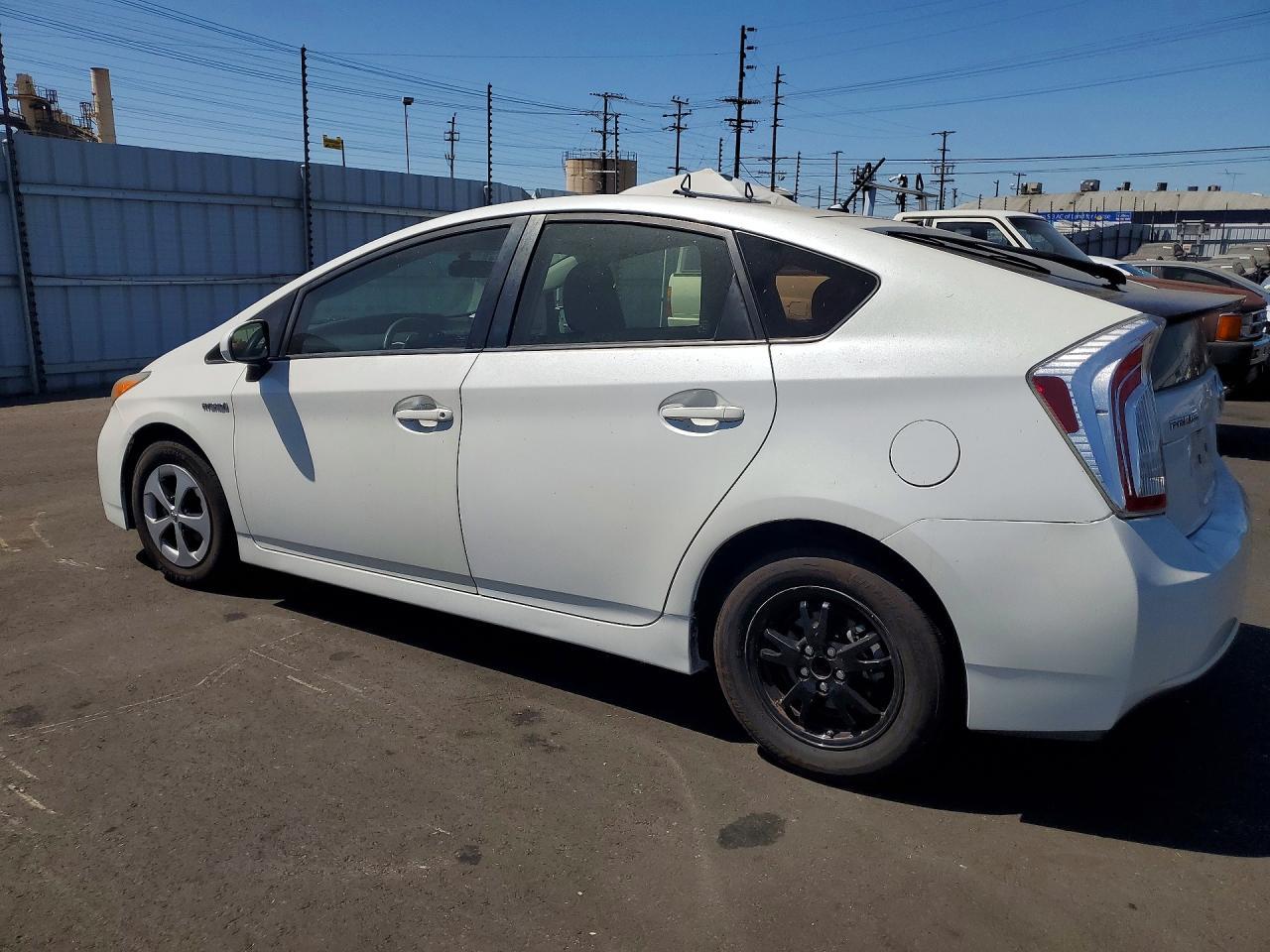 2015 Toyota Prius I - Фото 2