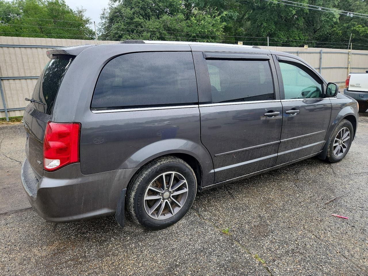 2017 Dodge Grand Caravan Sxt - Фото 3