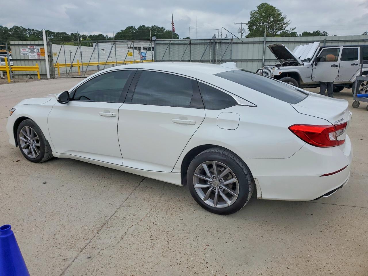 2021 Honda Accord Lx - Фото 2