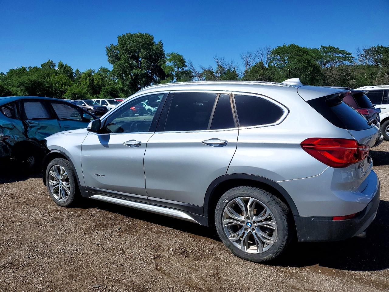 2017 BMW X1 xDrive28I - Фото 2