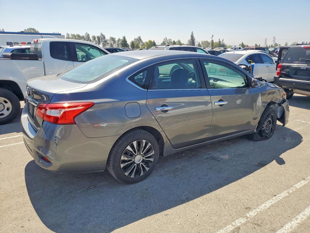2018 Nissan Sentra S - Фото 3