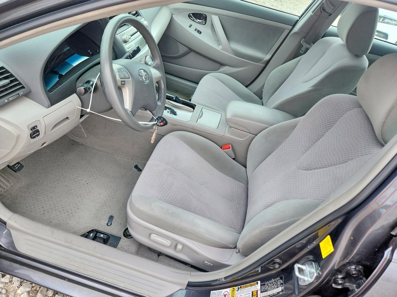 2011 Toyota Camry Le - Image 7