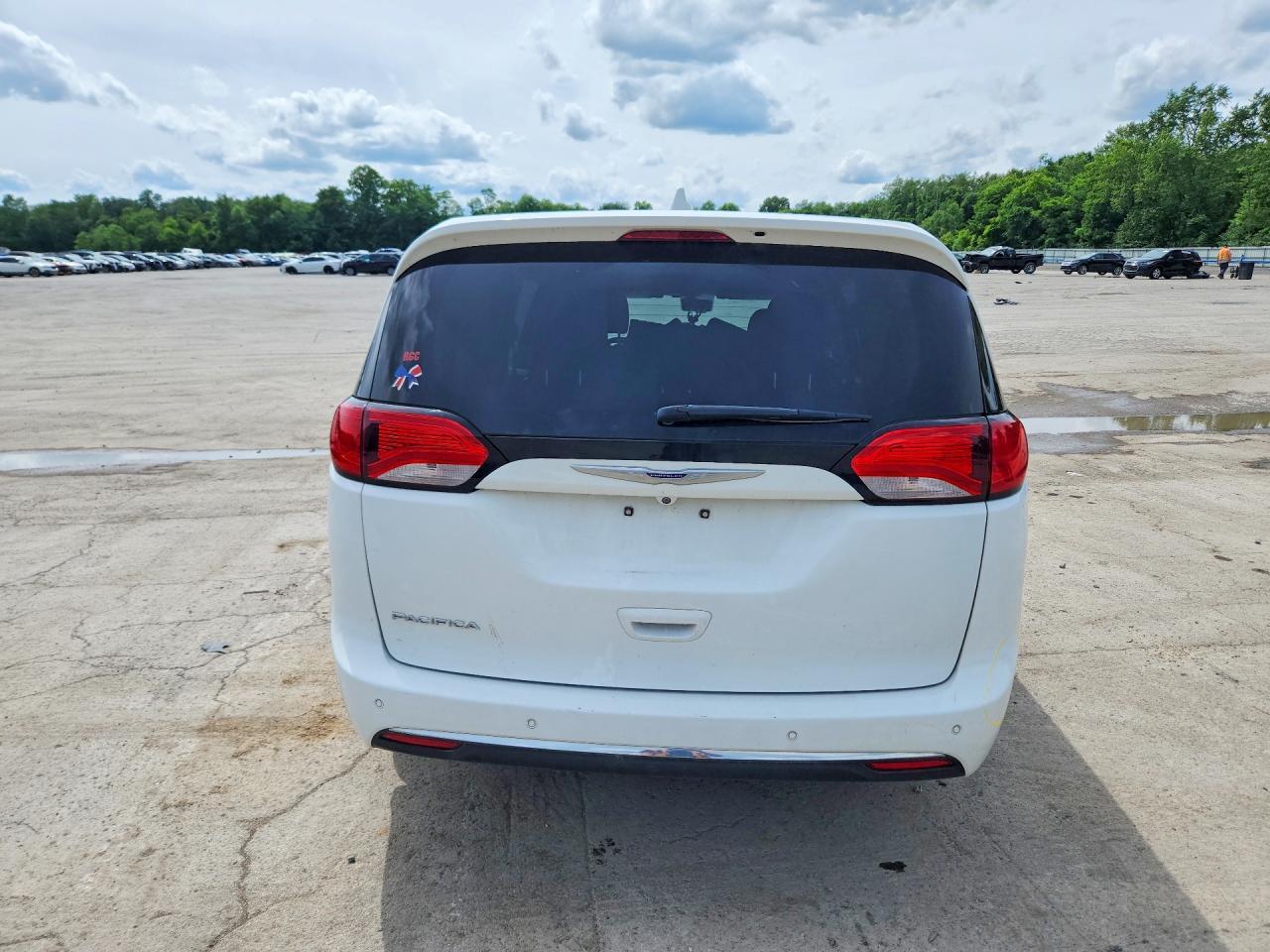 2019 Chrysler Pacifica Touring Plus - Фото 6