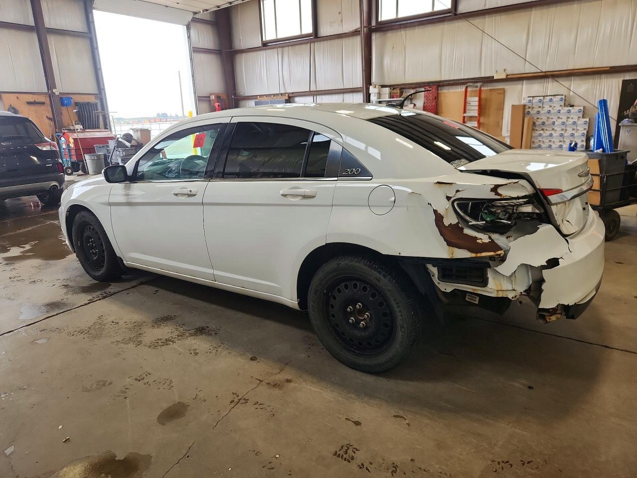 2013 Chrysler 200 Lx - Image 2