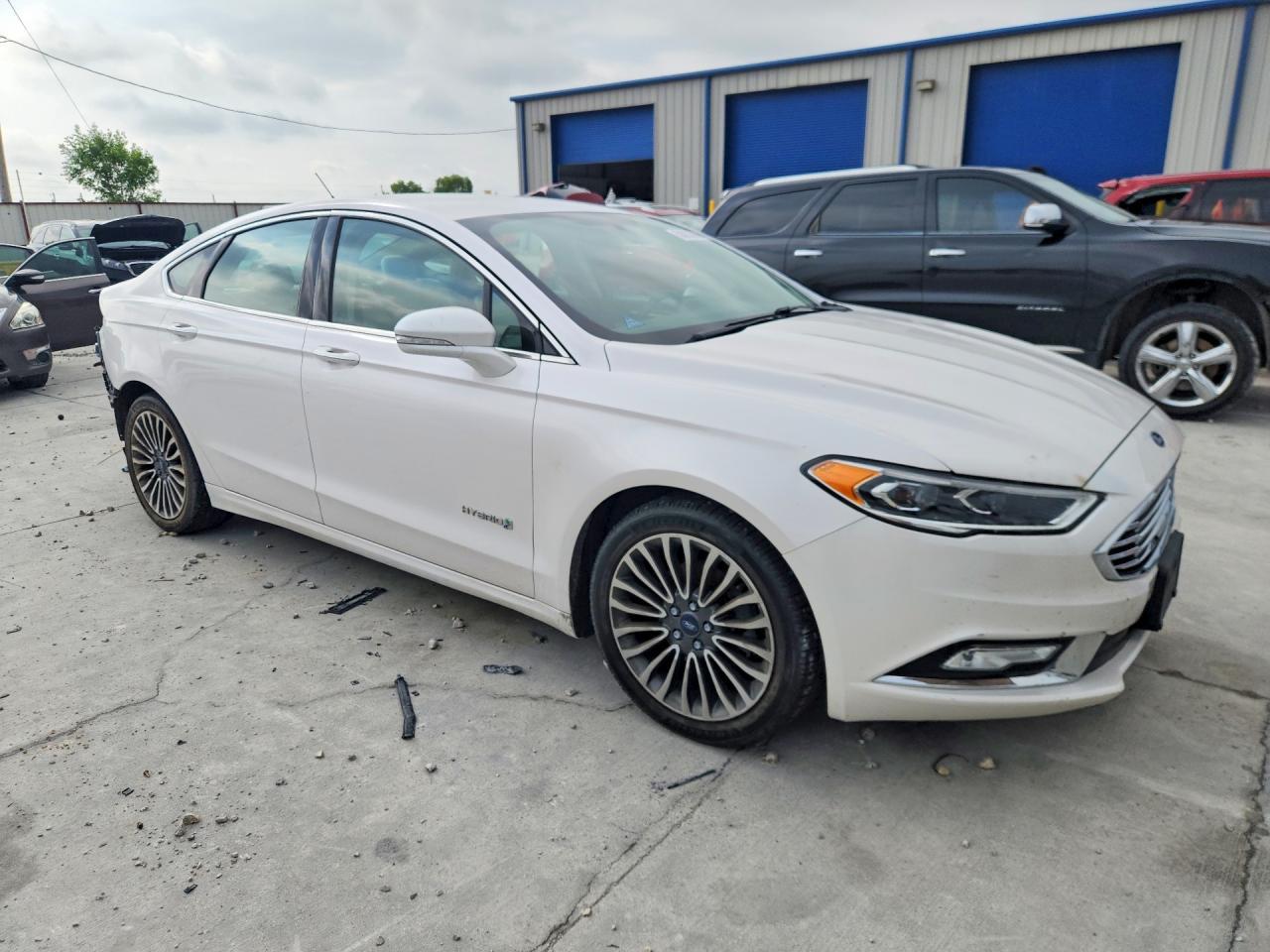 2017 Ford Fusion Titanium Hev - Фото 4