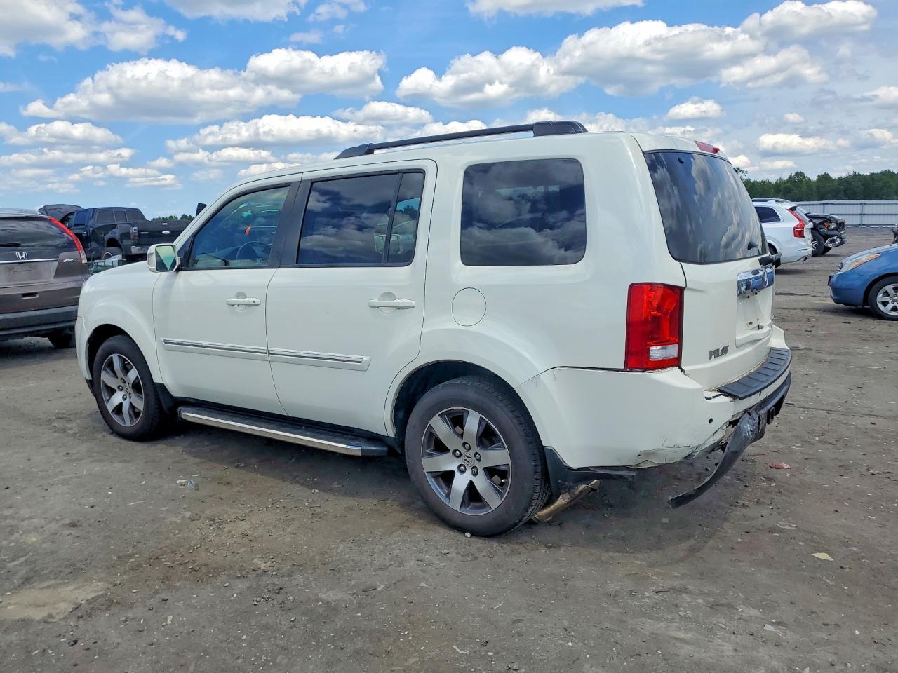 2012 Honda Pilot Touring - Image 2