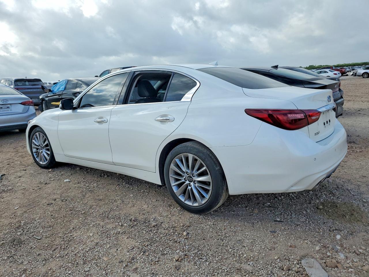 2021 Infiniti Q50 Luxe - Image 2