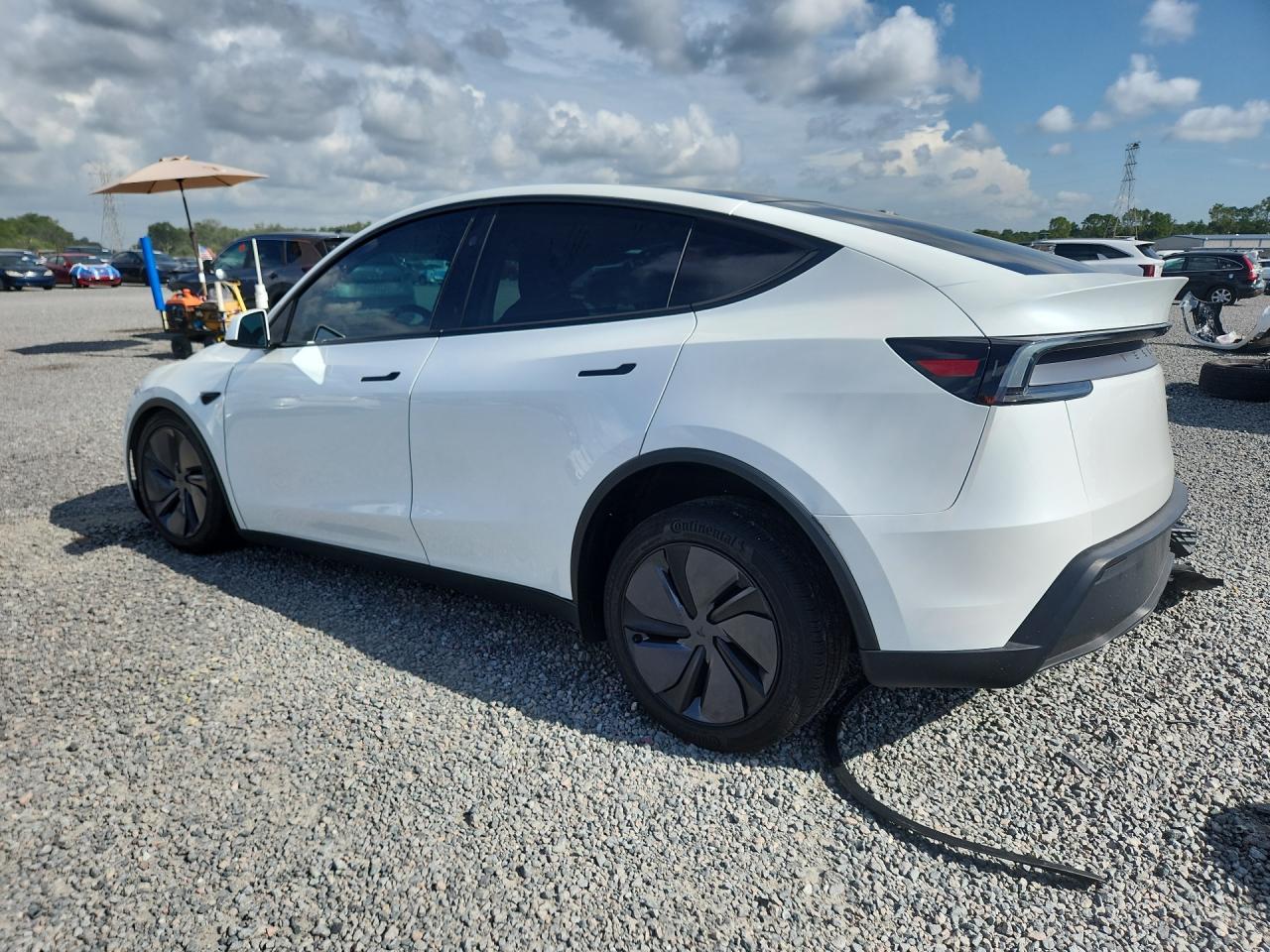 2026 Tesla Model Y - Фото 2