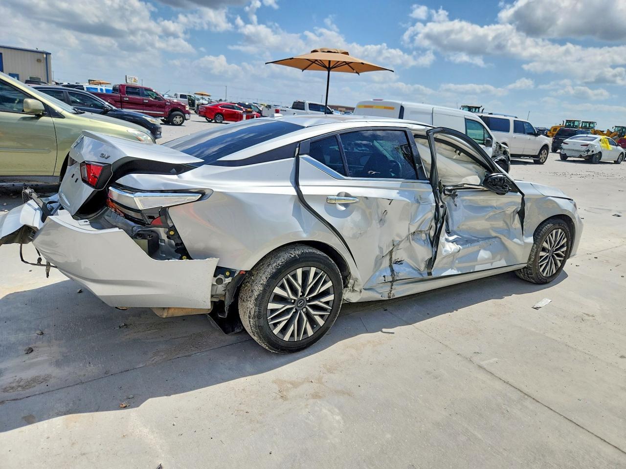 2024 Nissan Altima Sv - Image 3