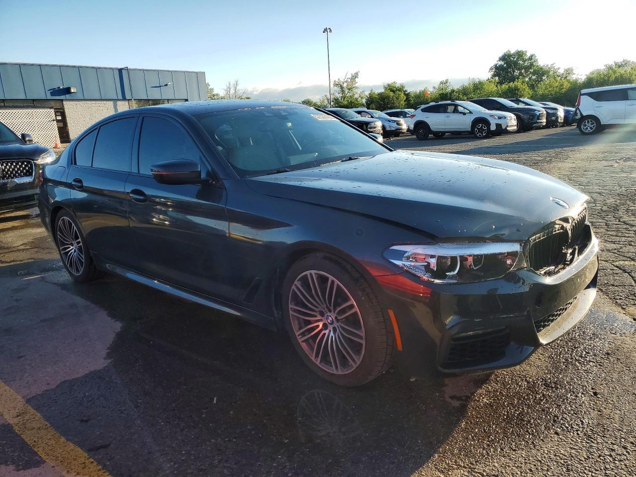 2019 BMW 530 I - Image 4