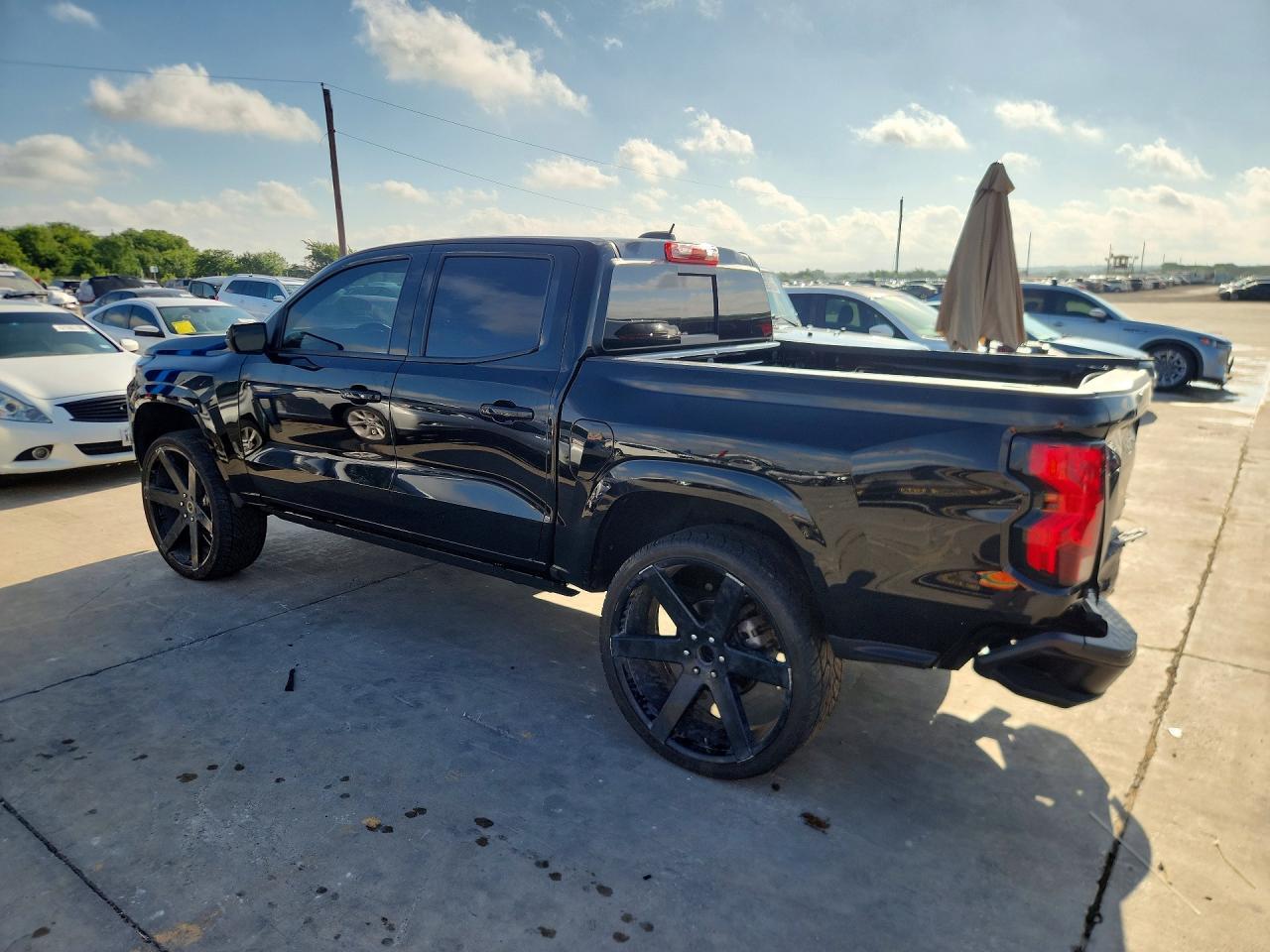 2024 Chevrolet Colorado Lt - Фото 2