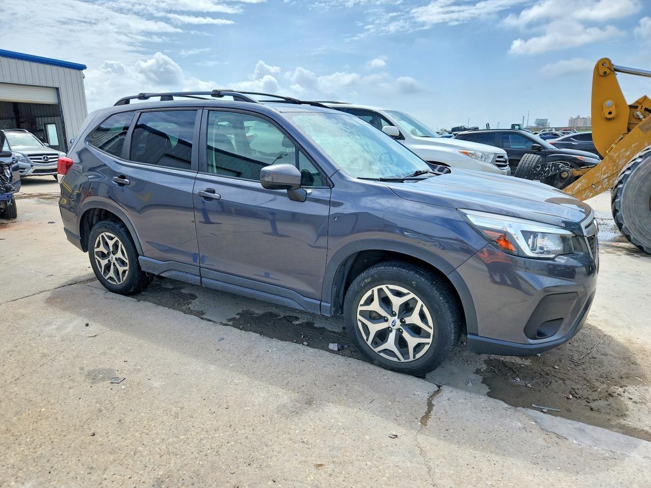 2020 Subaru Forester Premium - Image 4